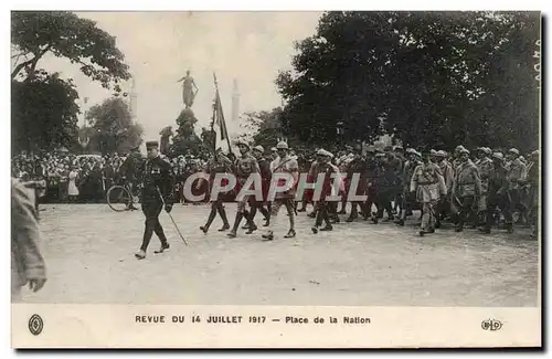 Ansichtskarte AK Revue du 14 juillet 1917 Place de la Nation Paris Militaria