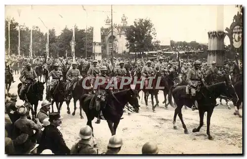 Ansichtskarte AK Les fetes de la victoire 14 juillet 1919 Le defile Militaria