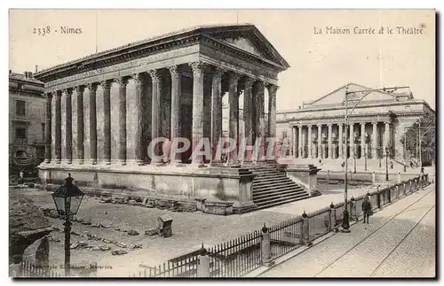 Cartes postales Nimes La maison carree et le theatre