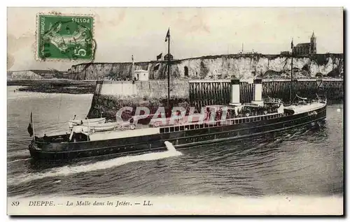 Cartes postales Dieppe La malle dans les jetees ( bateau boat ship )