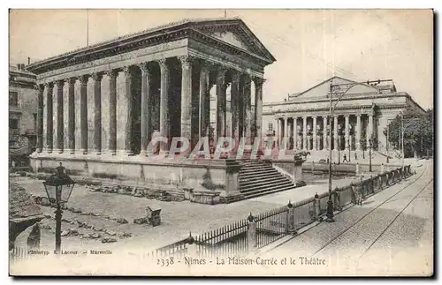 Ansichtskarte AK Nimes La maison carree et le theatre