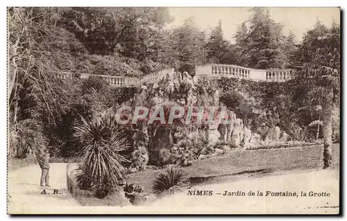 Cartes postales Nimes Jardin de la fontaine la grotte