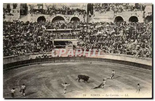 Cartes postales Nimes La corride Arenes toro taureau