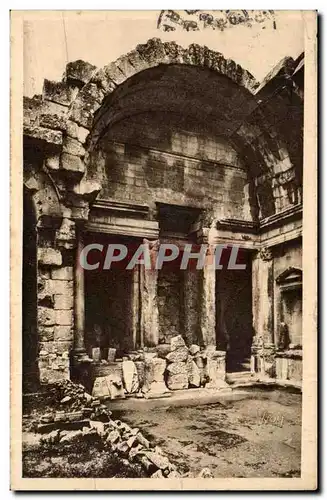Cartes postales Nimes Jardin de al fontaine Interieur du temple de Diane