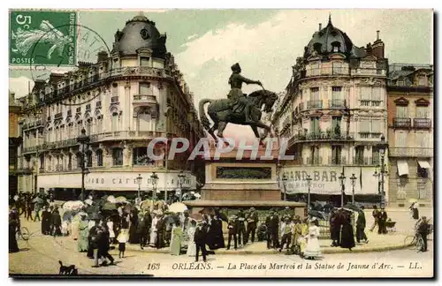 Cartes postales Orleans La place du Martroi et la statue de Jeanne d&#39arc