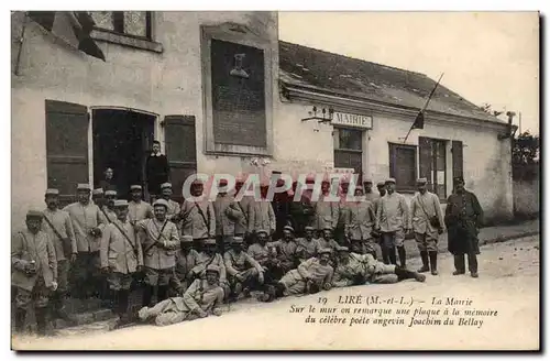 Cartes postales Militaria La mairie Sur le mur on remarque une plaque a la memoire du celebre poete angevin Joac