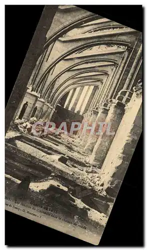 Cartes postales Reims Les cendres de l'incendie dans le chemin de ronde