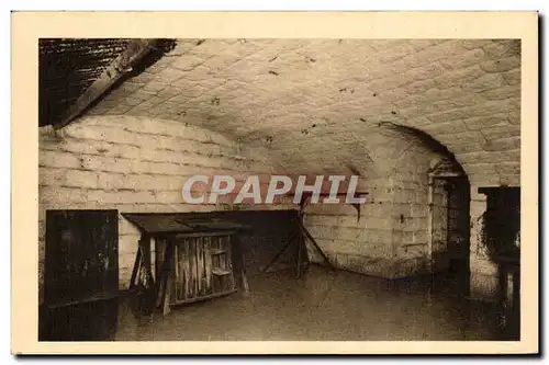 Cartes postales Fort de Douaumont Poste de commandement avec table casiers a plans