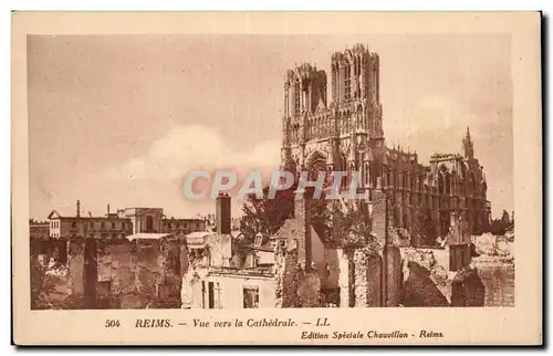 Cartes postales Reims Vue vers la cathedrale