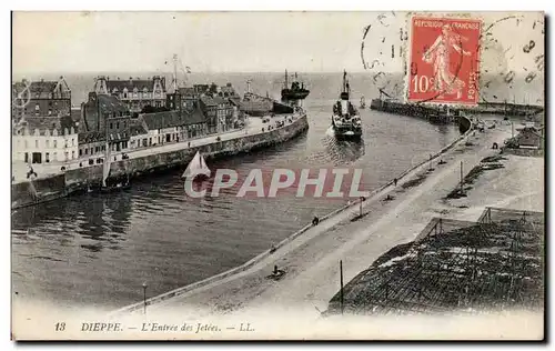 Dieppe - L&#39Entree des Jetees Cartes postales