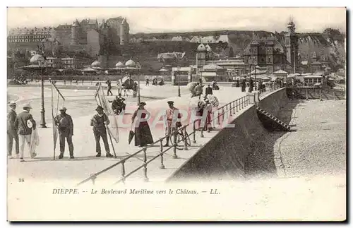 Dieppe - Le Boulevard Maritime vers le Chateau Cartes postales