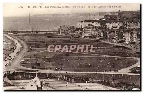 Cartes postales Dieppe Les pelouses le boulevard maritime et la perspective des falaises Tennis