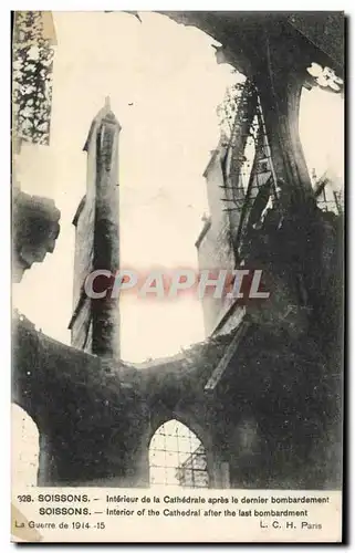 Cartes postales Soissons Interieur de la cathedrale apres le dernier bombardement