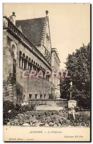 Ansichtskarte AK Auxerre La prefecture Colonnes romaines