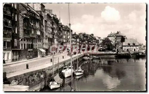 Cartes postales Honfleur Le port La lieutenance et le quai Sainte Catherine