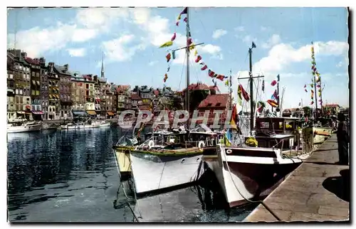 Cartes postales Honfleur Le quai Sainte Catherine et les yachts