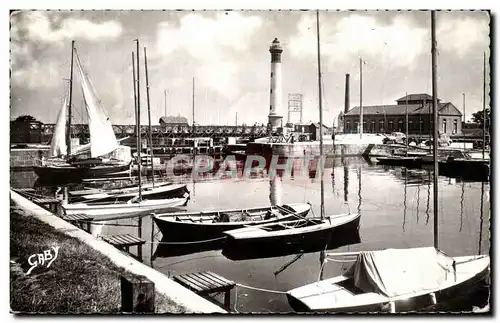 Ansichtskarte AK Ouistreham Riva Bella Le port et le phare Lighthouse