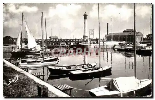 Cartes postales Ouistreham Riva Bella Le port et le phare Lighthouse