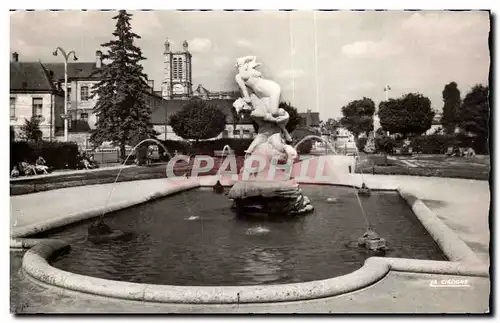 Cartes postales moderne Troyes le bassin de la prefecture Le Rapt et la cathedrale