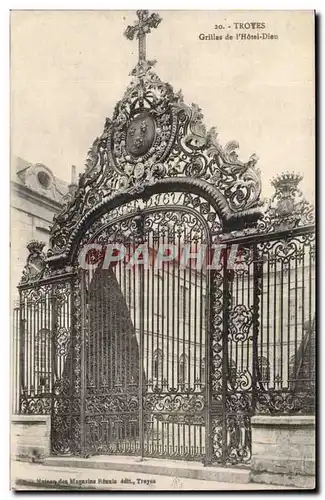 Cartes postales Troyes Grille de l'hotel Dieu Oeuvre en fer forge de Pierre Delphin (1760)