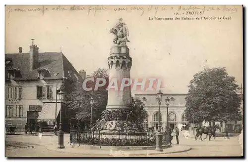 Troyes Cartes postales Le monument des enfants de l'aube et la gare