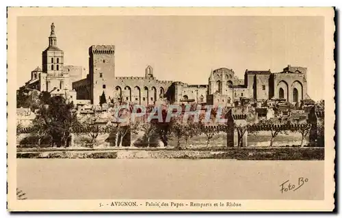 Cartes postales Avignon Palais des Papes Remparts et le Rhone