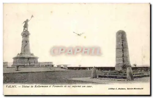 Cartes postales Valmy Statue de Kellermann et pyramide ou est enferme son coeur Avion Aeroplane