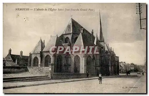 Cartes postales Nemours L&#39abside de l&#39eglise Saint Jean (vue du grand pont)