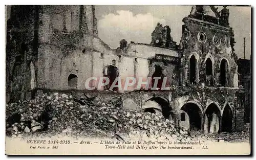 Ansichtskarte AK Arras Hotel de ville et le beffroi apres la bombardement