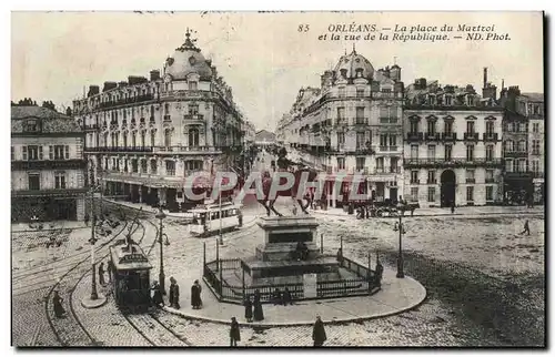 Cartes postales Orleans La place du martroi et la rue de la Republique