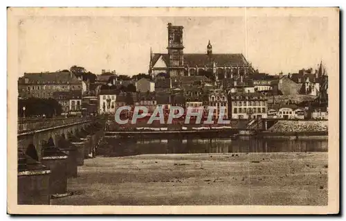 Cartes postales Nevers Vue generale et la cathedrale St Cyr