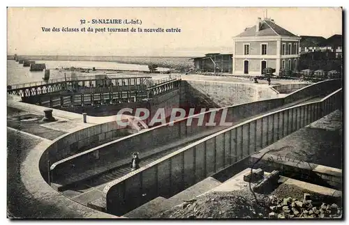 Cartes postales St Nazaire Vue des ecluses et du pont tournant de la nouvelle entree