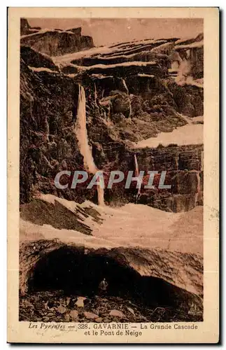 Cartes postales Gavarnie La grande cascade et le pont de neige