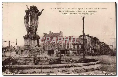 Cartes postales Reims dans les ruines apres la retraite des allemands