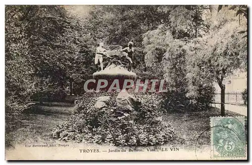 Cartes postales Troyes Jardin du beffroi Vase Le vin