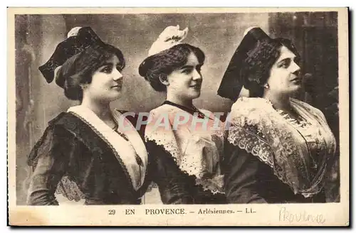 Cartes postales En provence Arlesiennes Folklore Costume