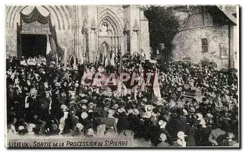 Lisieux Cartes postales Sortie de la procession de St Pierre