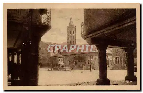 Millau Cartes postales Les colonnades et Notre Dame