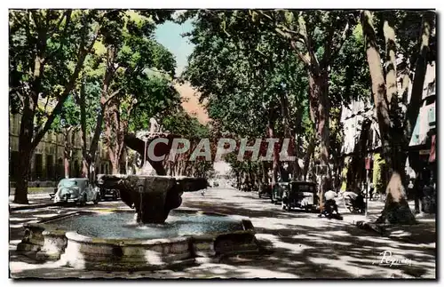 Ansichtskarte AK Aix en Provence Fontaine des neuf canons sur le cours Mirabeau