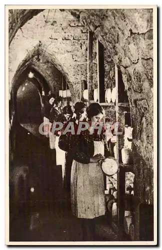 Cartes postales Roquefort Cave carriere Une allee ( fromage cheese )