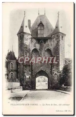 Cartes postales Villeneuve sur Yonne La porte de Sens cote exterieur