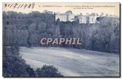 Ansichtskarte AK lusignan le vieux chateau Melusin et les prairies de Vauchiron au bord de la Vonne