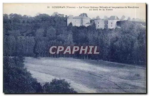 Lusignan Ansichtskarte AK Le vieux chateau medieval et les prairies de Vauchiron au bord de la Vonne