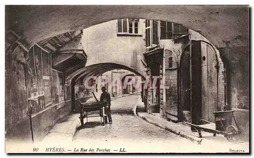 Cartes postales Hyeres La rue des Porches