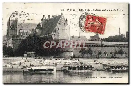 Cartes postales Nantes Cathedrale et chaetau au bord de la Loire