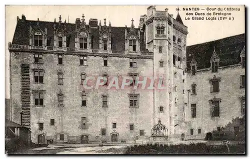 Ansichtskarte AK Nantes Cour du chateau des ducs de Bretagne Le grand logis