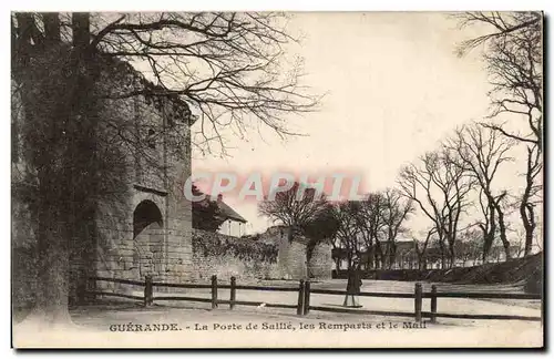 Cartes postales Guerande a porte de Saille les remparts et le mail