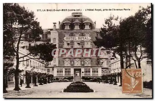 Cartes postales La Baule sur Mer L&#39hotel royal pris de l&#39avenue Pavie