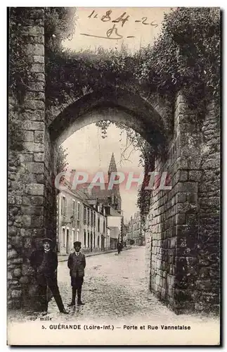 Cartes postales Guerande Porte et rue Vannetaise