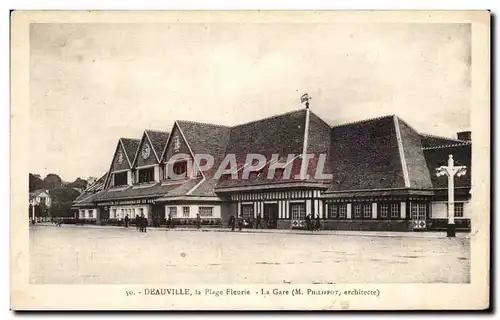 Cartes postales Deauville Plage fleurie La gare